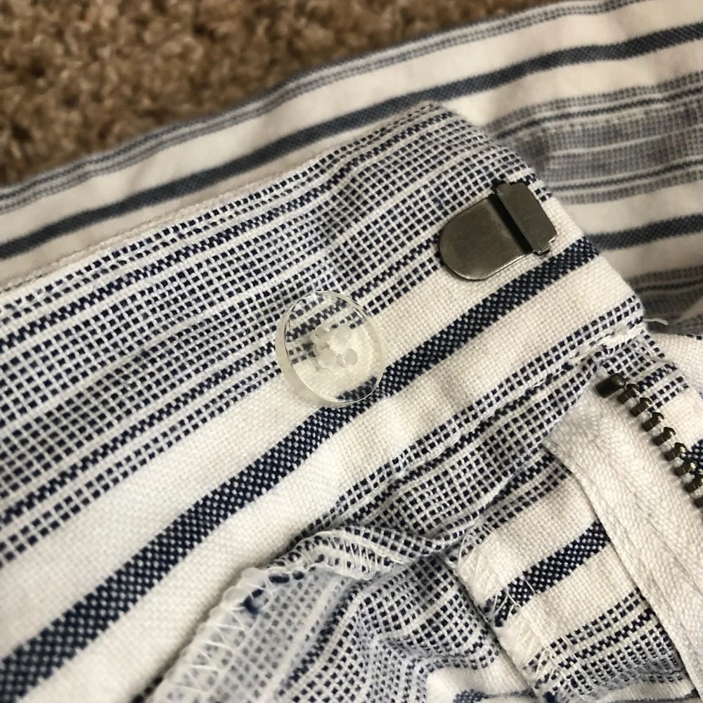 Women’s GAP 3 inch shorts - Picture 9 of 15